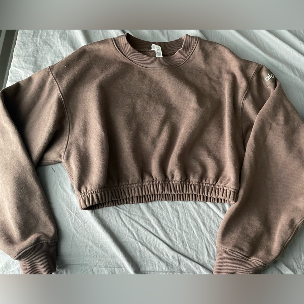 Alo cropped sweatshirt- Devotion Crew Neck Pullover